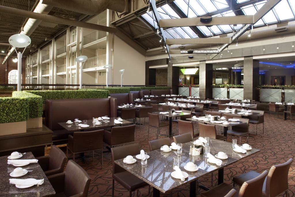 Delta Hotels By Marriott Toronto East Restaurant foto